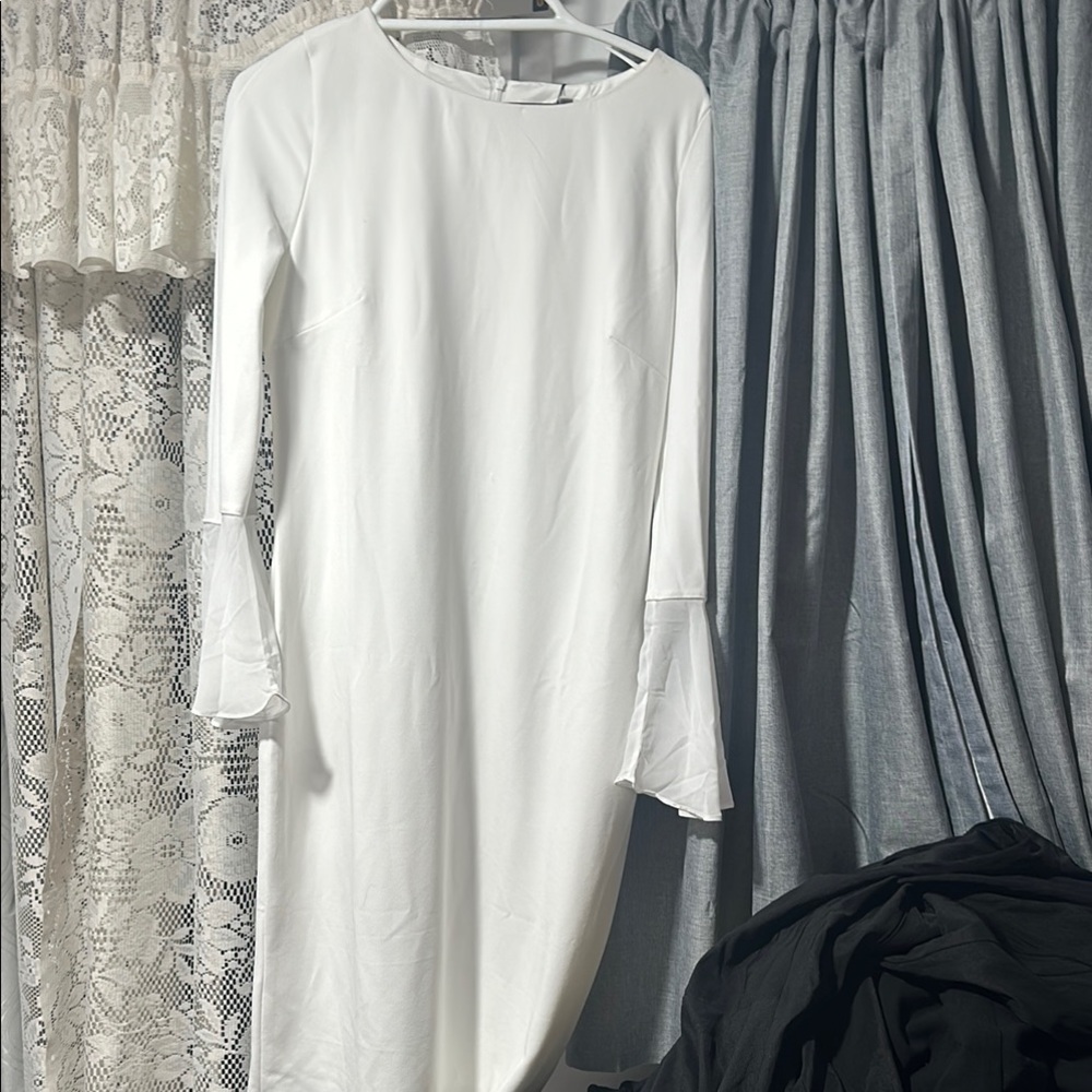 Chic White Long Sleeve Dress